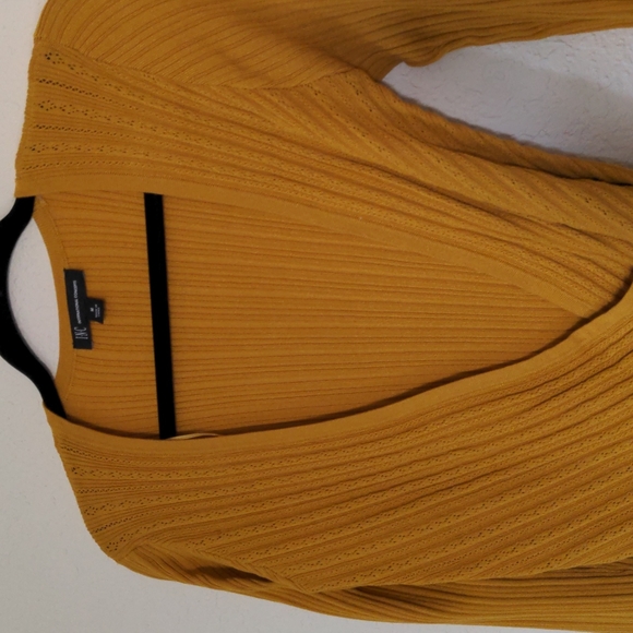 INC International Concepts Surplice Textured Blouse Sz: M NWT $69 - Picture 4 of 11